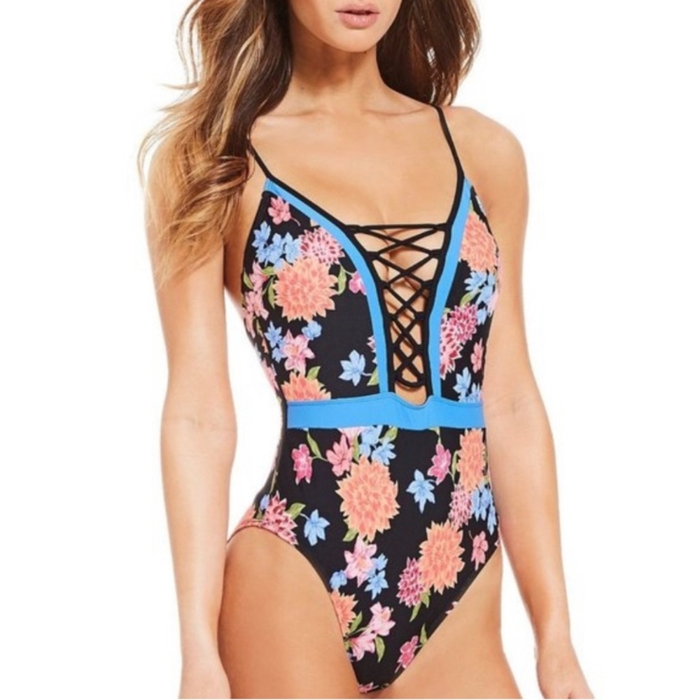 Gianni Bini floral swimsuit